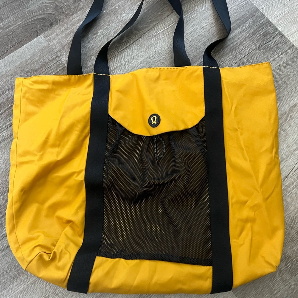 Lululemon Take It On Tote 24L